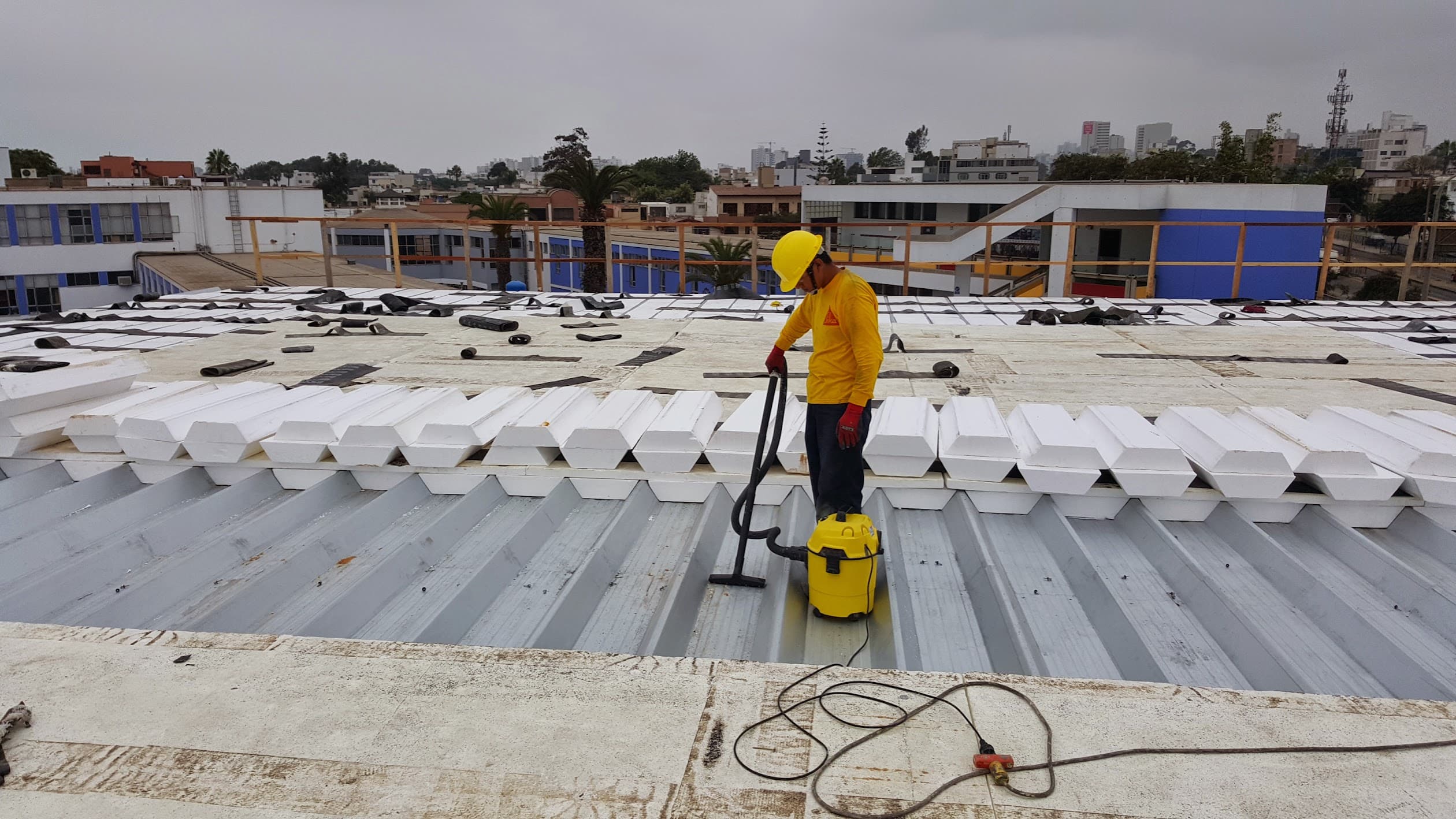 Impermeabilización de cubierta de coliseo recién construido — foto 4