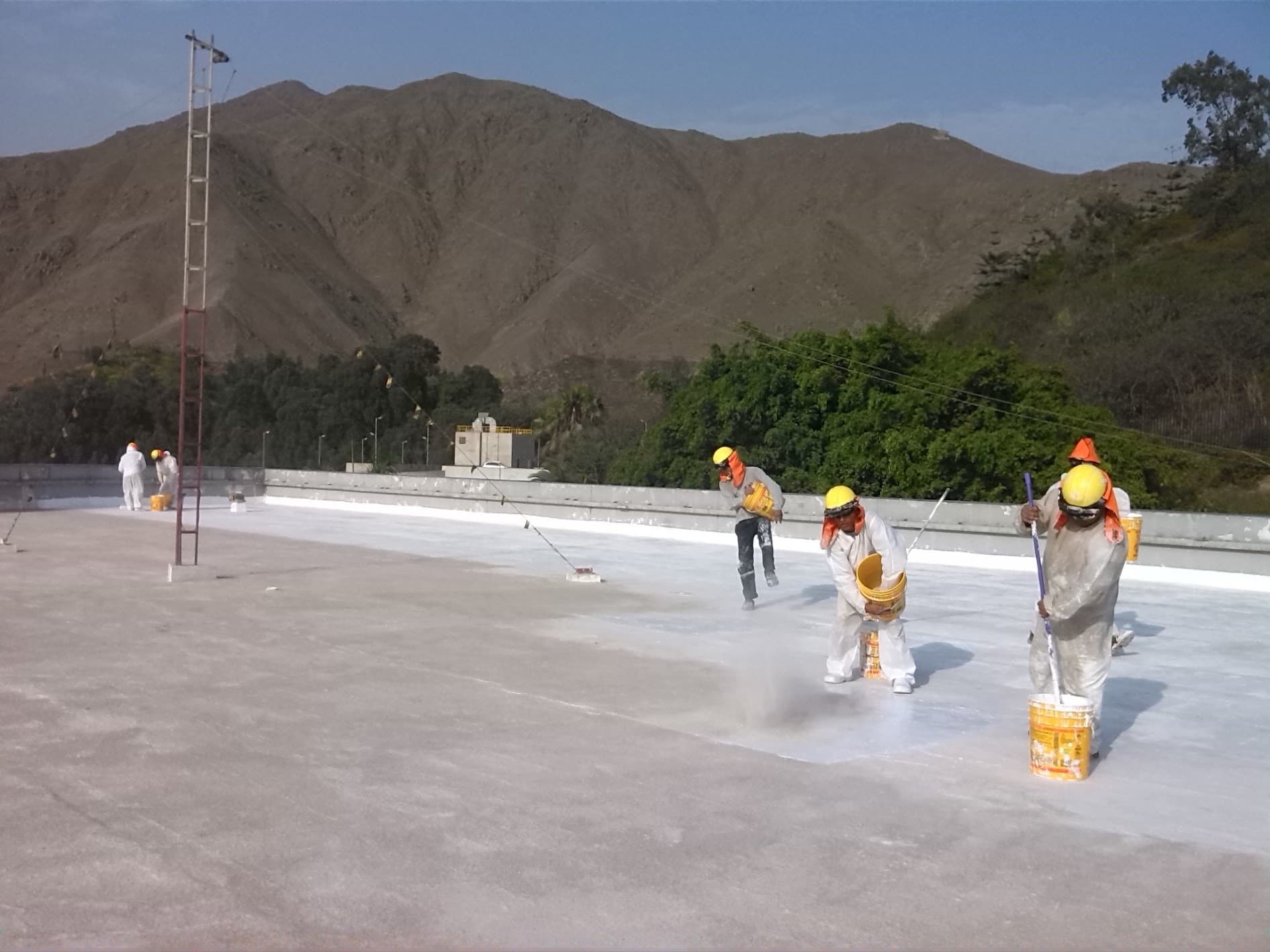 Impermeabilización de 4,500 m² de losa en sede principal de banco — foto 11