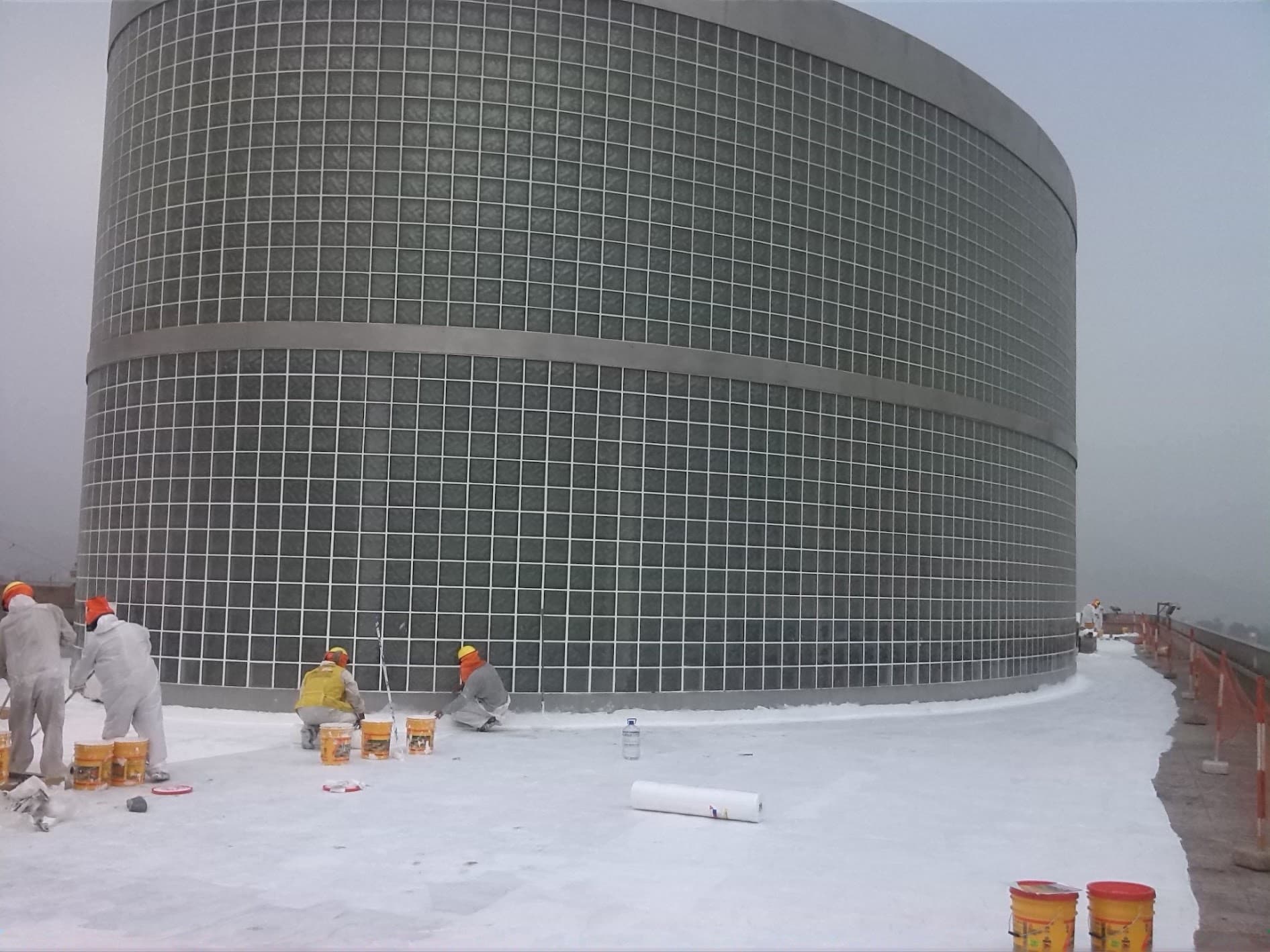 Impermeabilización de 4,500 m² de losa en sede principal de banco — foto 14