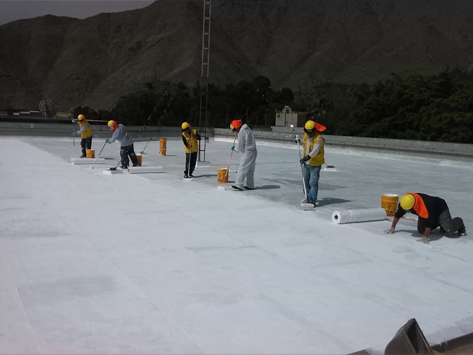 Impermeabilización de 4,500 m² de losa en sede principal de banco — foto 2