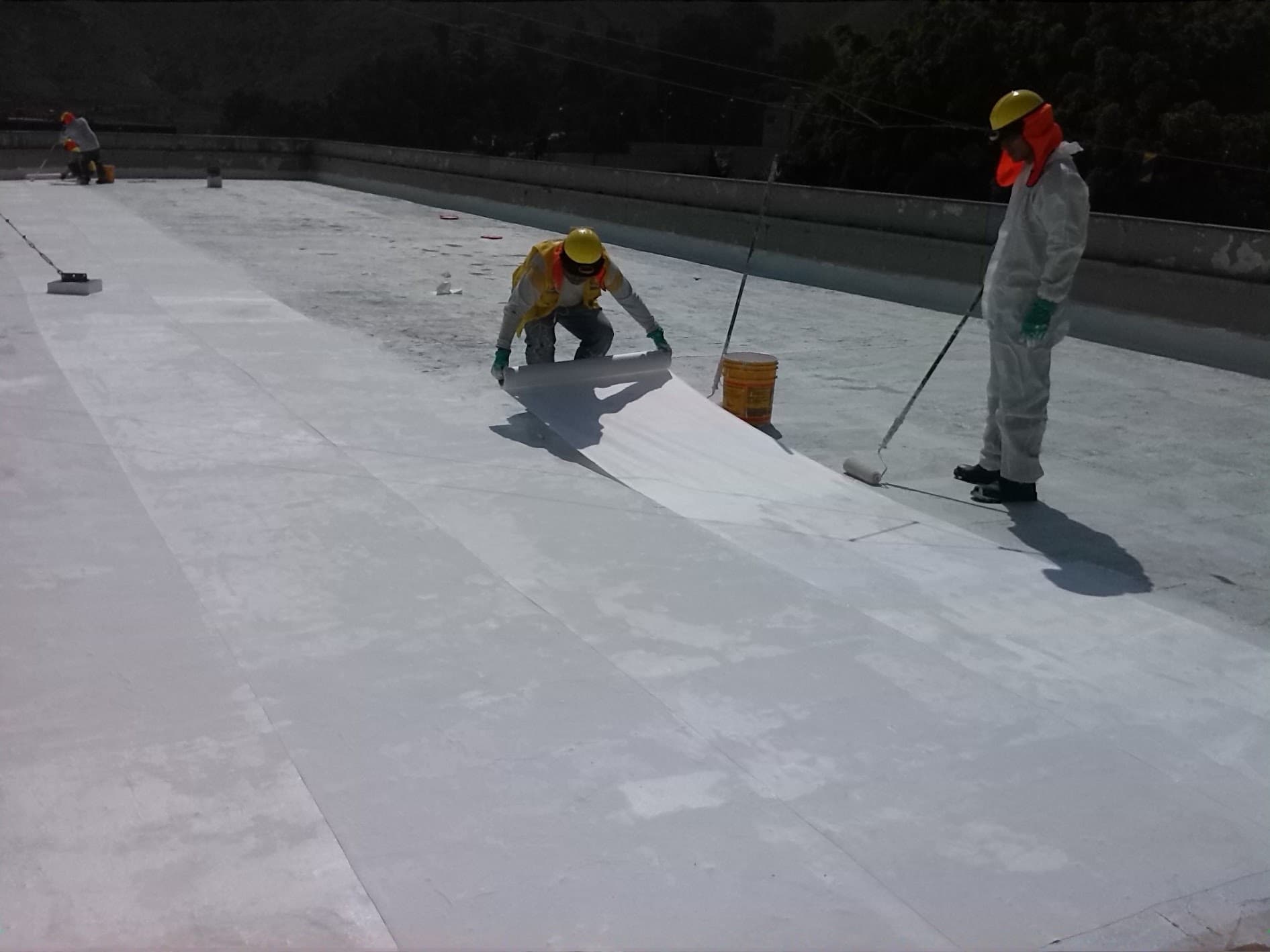 Impermeabilización de 4,500 m² de losa en sede principal de banco — foto 3