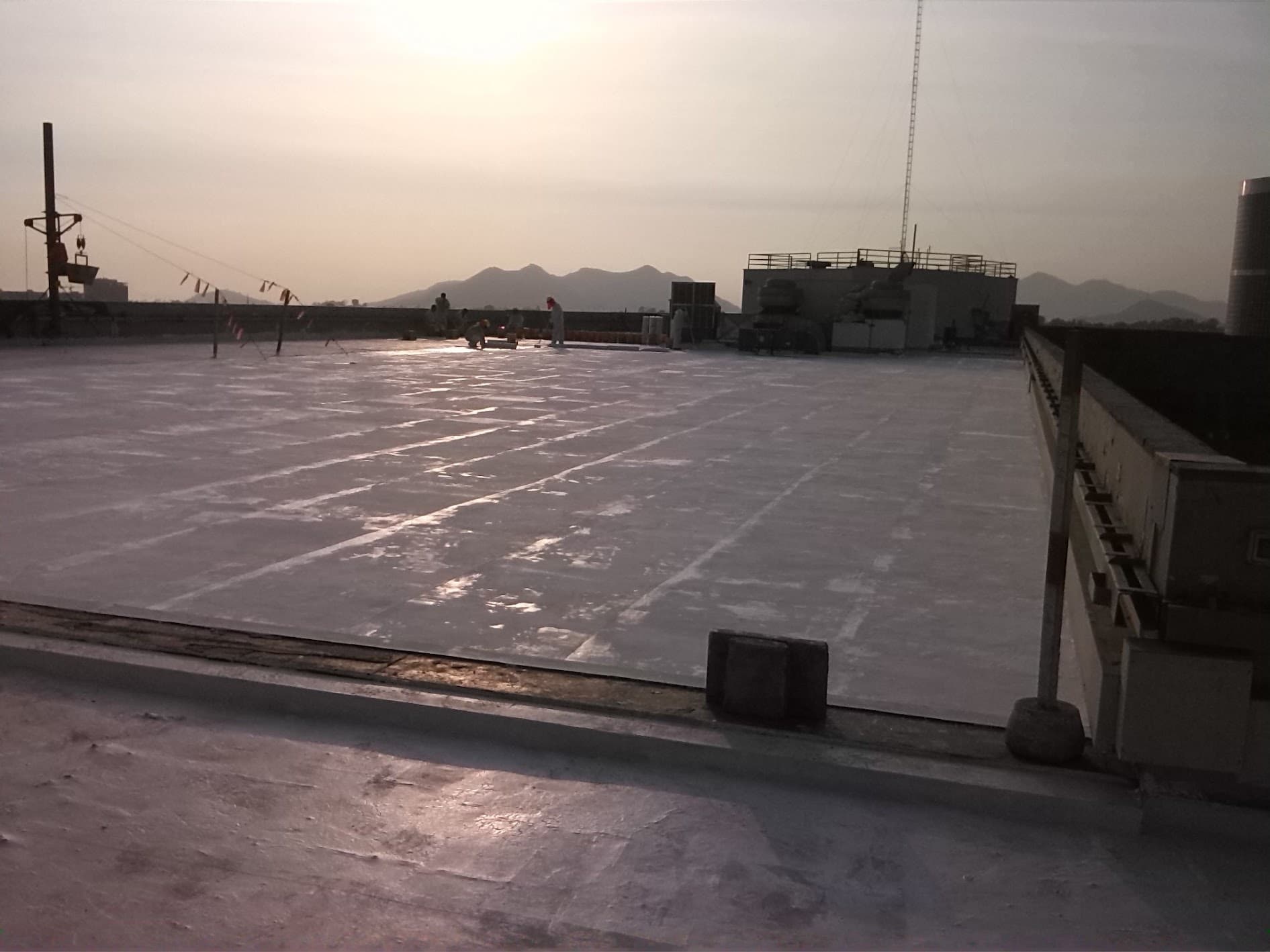 Impermeabilización de 4,500 m² de losa en sede principal de banco — foto 7