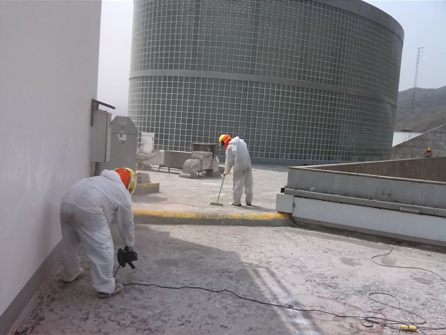 Impermeabilización de 4,500 m² de losa en sede principal de banco — foto 9