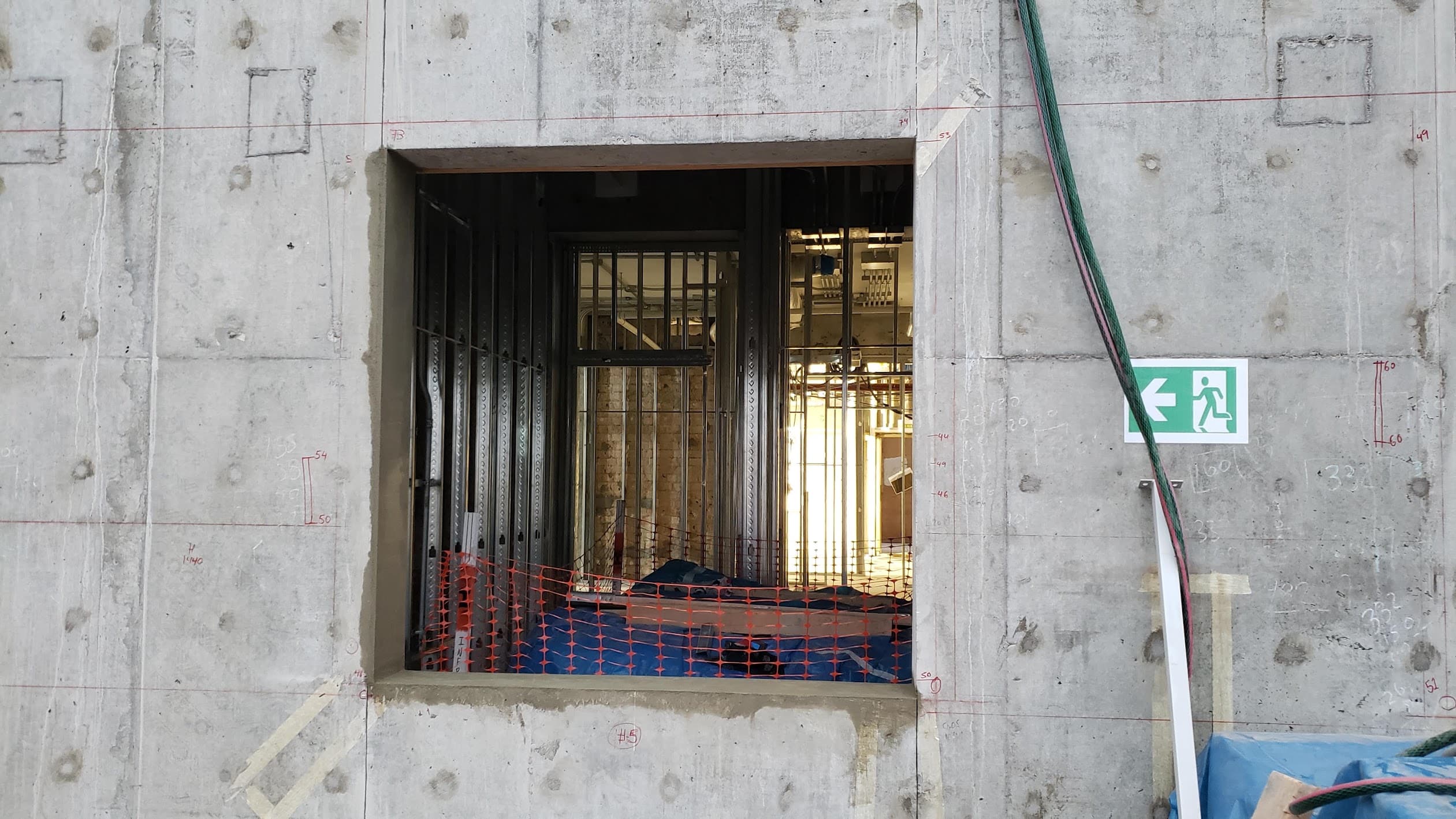 Reforzamiento estructural de vanos para ventanas antiexplosión — foto 6