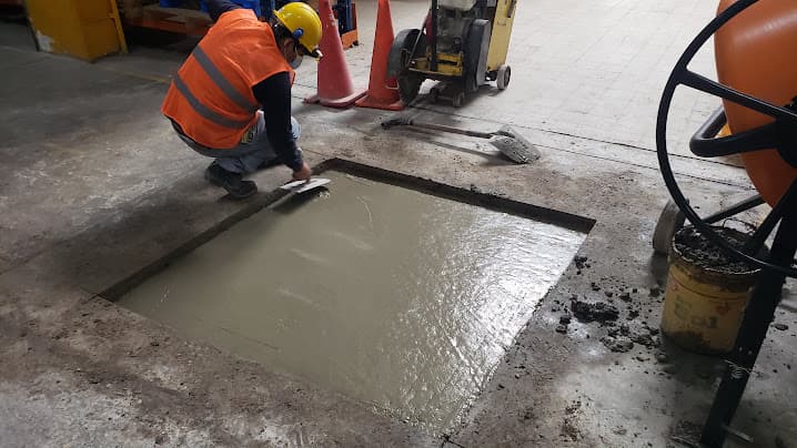 Reforzamiento de losa industrial para paso de transpaletas y montacargas — foto 10