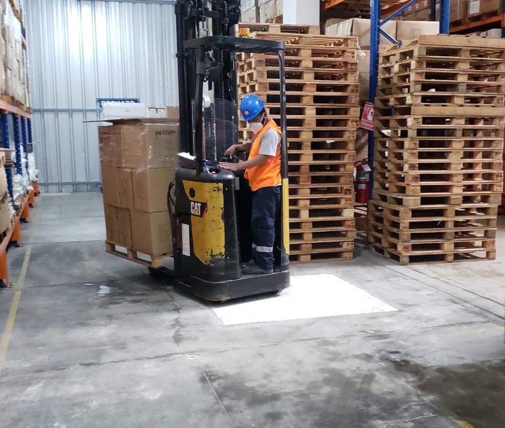 Reforzamiento de losa industrial para paso de transpaletas y montacargas — foto 11