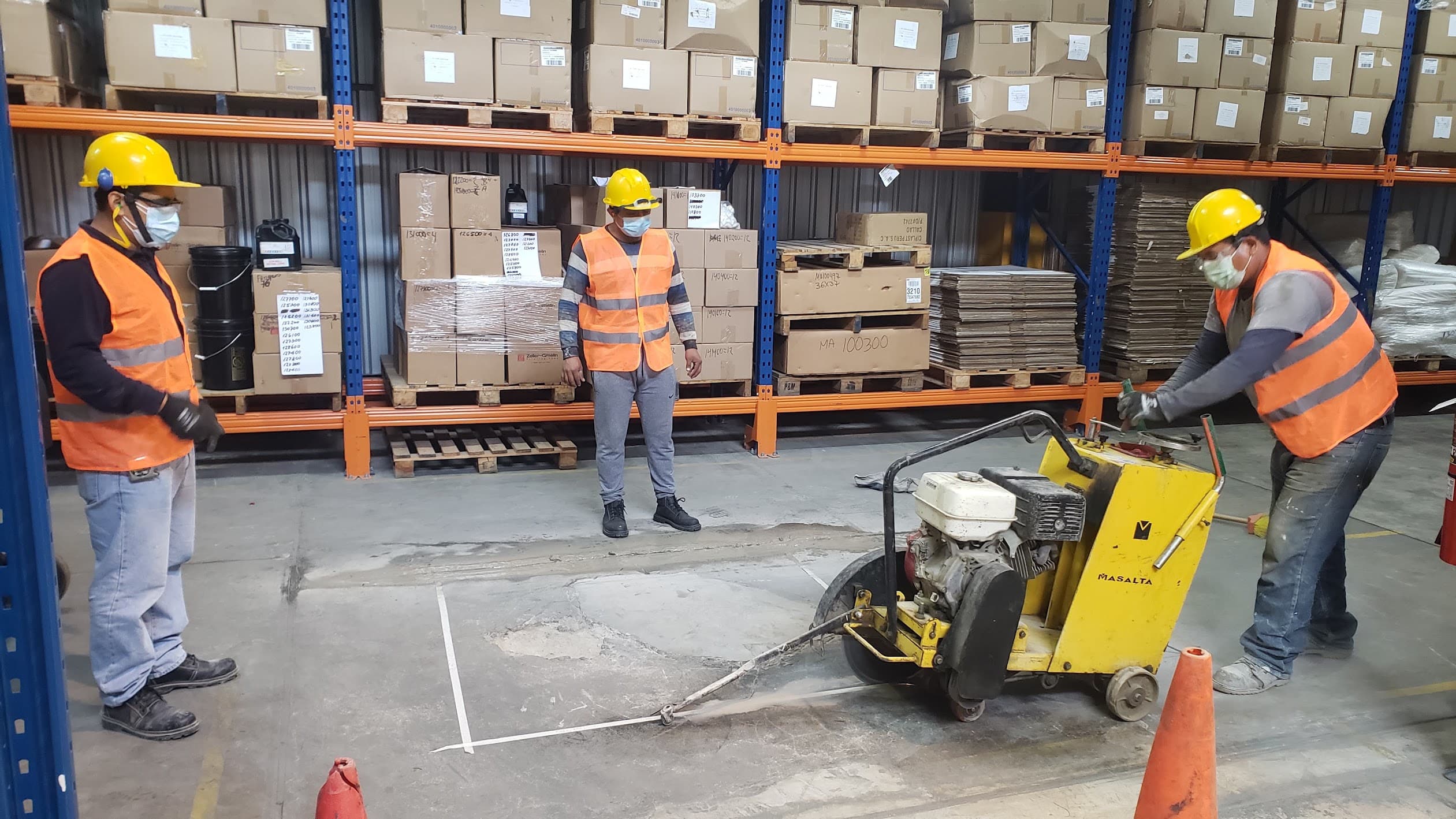 Reforzamiento de losa industrial para paso de transpaletas y montacargas — foto 2