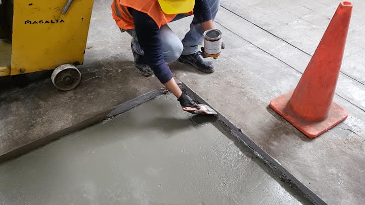 Reforzamiento de losa industrial para paso de transpaletas y montacargas — foto 6