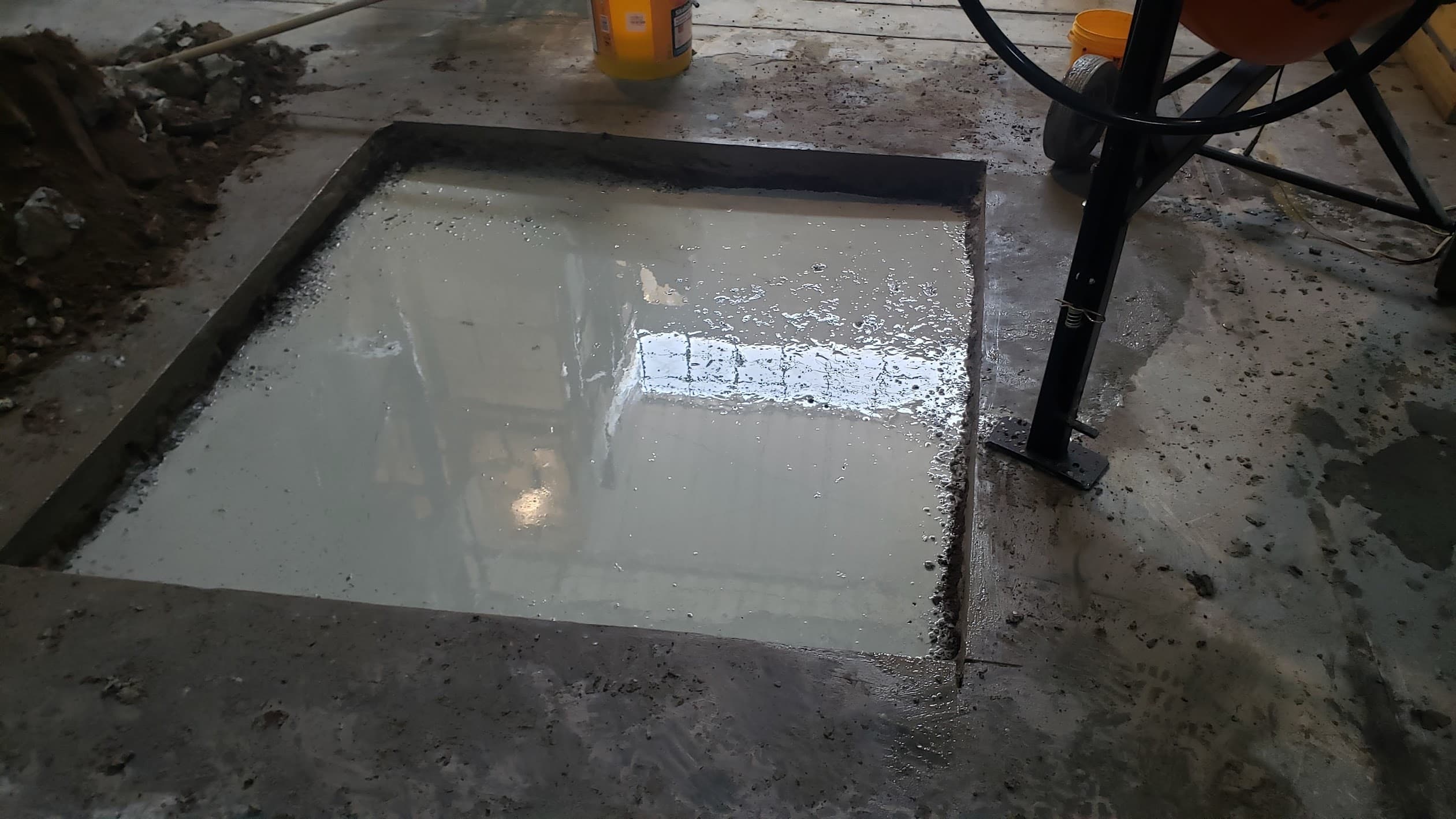 Reforzamiento de losa industrial para paso de transpaletas y montacargas — foto 7